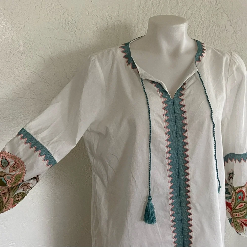 3/$25 Chicos embroidered summer tunic L - Picture 5 of 8